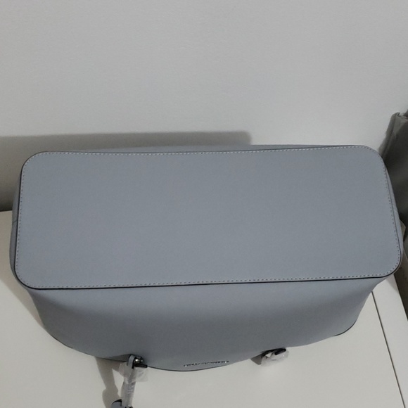 Jet Set Travel Medium Top Zip Multifunction Tote - Picture 4 of 5